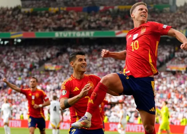 Dani Olmo mảnh ghép thành công cho tuyến giữa Tây Ban Nha tại Euro 2024