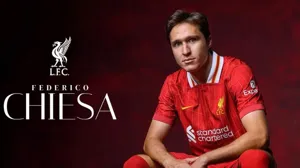 Federico Chiesa trên đường gia nhập CLB Liverpool