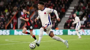 Jadon Sancho có màn chào sân ấn tượng tại CLB Chelsea