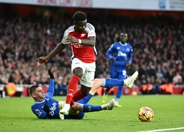 Arsenal hòa Everton trong trận cầu không bàn thắng