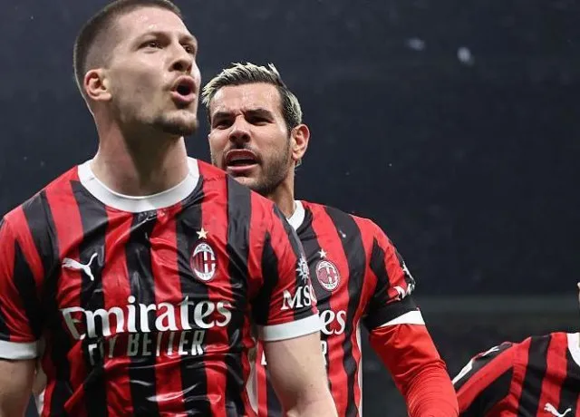 AC Milan đánh bại Inter 3-0 điền tên vào trận chung kết Copa Italia