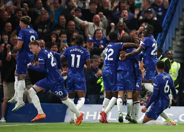 Cucurella ghi bàn duy nhất giúp Chelsea có 3 điểm quan trọng trước MU