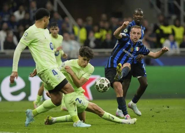 Inter kiên cường đánh bại Barca 4-3 giành vé vào chơi trận chung kết cúp C1