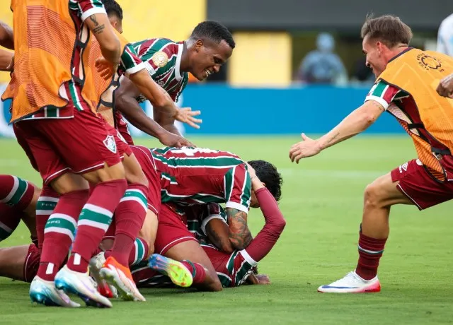Fluminense dẫn đầu bảng sau khi đánh bại Ulsan Hyundai 4-2