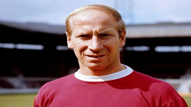 Sir Bobby Charlton là cầu thủ MU vĩ đại nhất