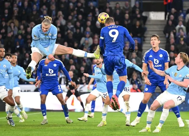 Man City thắng nhẹ 2-0 Leicester trên sân Etihad