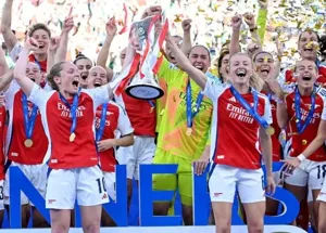Nữ Arsenal kiên cường đánh bại nữ Barcelona vô địch cúp C1