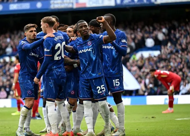 Chelsea tấn công phủ đầu