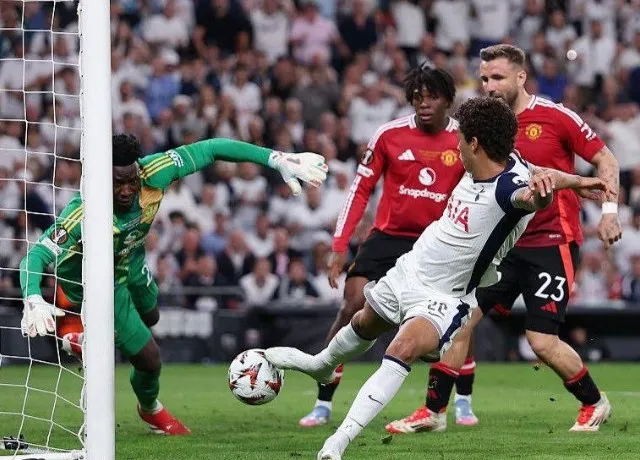 chung kết Europa League Tottenham và MU